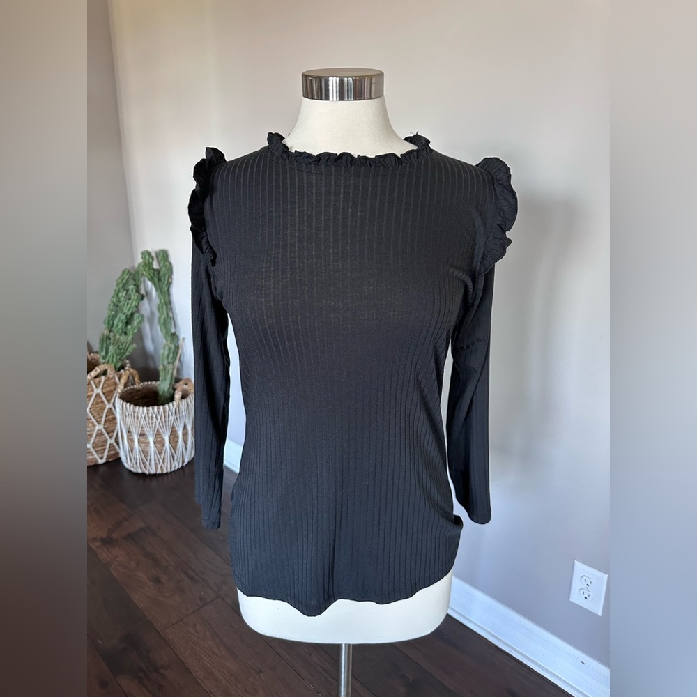 Boutique x Royal & Reese Tunic Sweater Ribbed Light Weight Layer Ruffle Black L